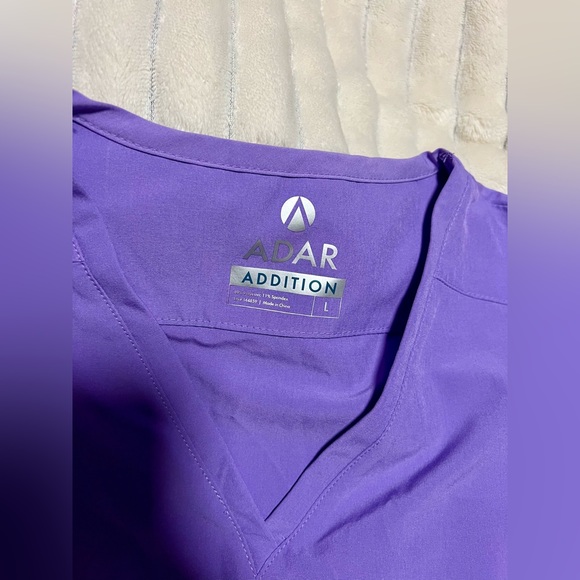 NWOT Bright Lavender Purple ADAR Scrub Set - Picture 9 of 12